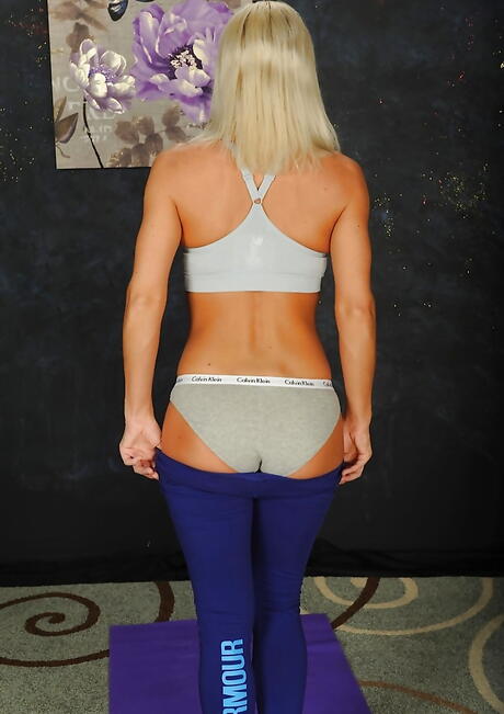 Very attractive american blonde milf Niki Lee Young in hot undies is foot fetishist 